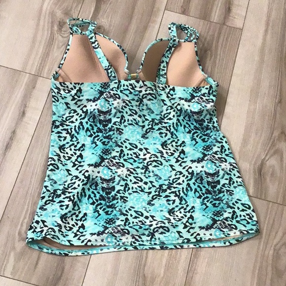 Like New Tankini Swim Top - 36D - Picture 2 of 10